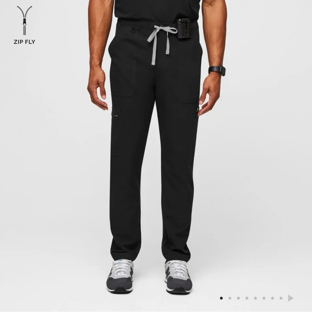 FIGS Men’s Cairo Cargo Scrub Pants XL